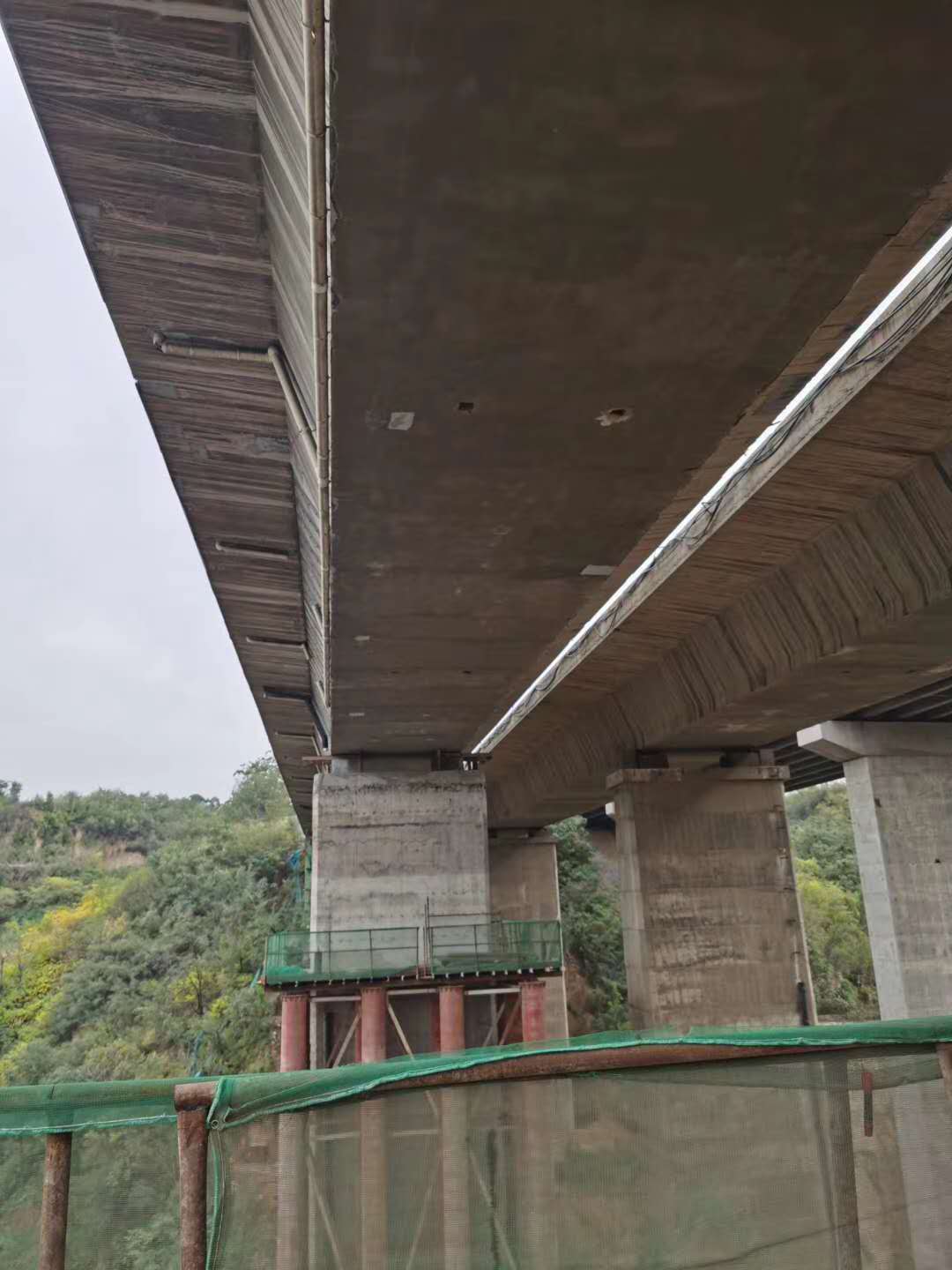 宜春桥梁加固前制定可行设计方案图并用对施工方法